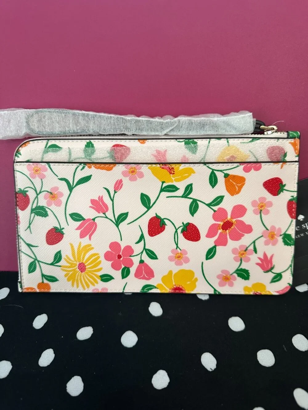 BNWT Kate Spade Lucy Wristlet Wallet Floral print
